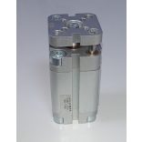 Festo ADVUL-25-30-P-A pneumatikus kompakt munkahenger