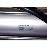 SMC CDA2D63-300 kettős működésű pneumatikus henger