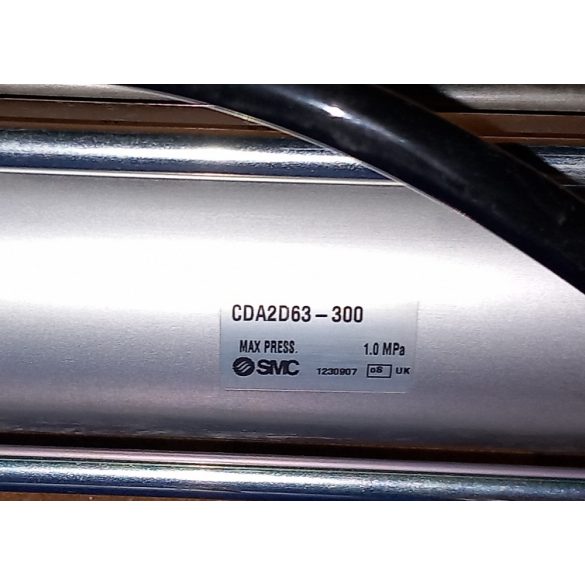 SMC CDA2D63-300 kettős működésű pneumatikus henger