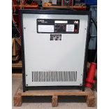 Varta Multi B-N töltő berendezés (48V, 125A wf200)